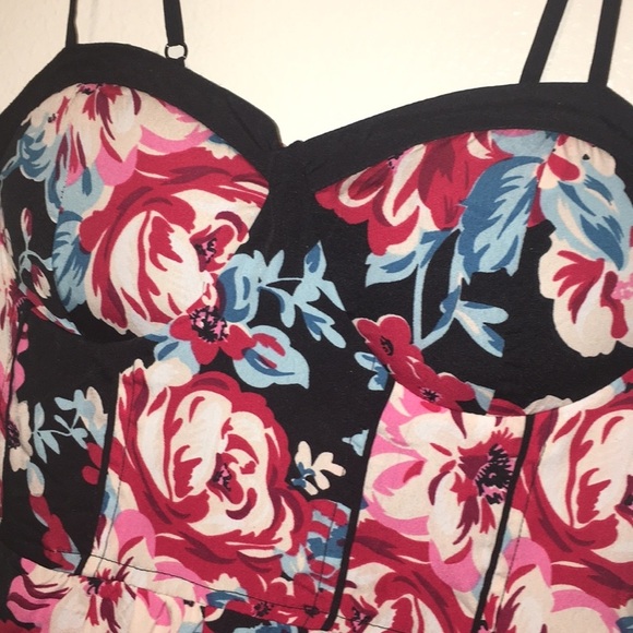 Band of Gypsies Black/Red Romper - Picture 5 of 7